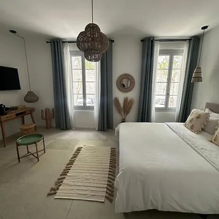 27 Cote Remparts Panzió Aigues-Mortes