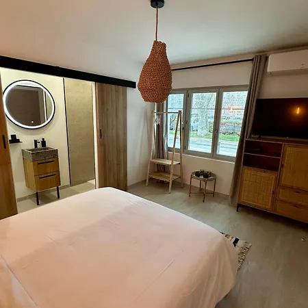 فندق مبيت وإفطار 27 Cote Remparts 3*