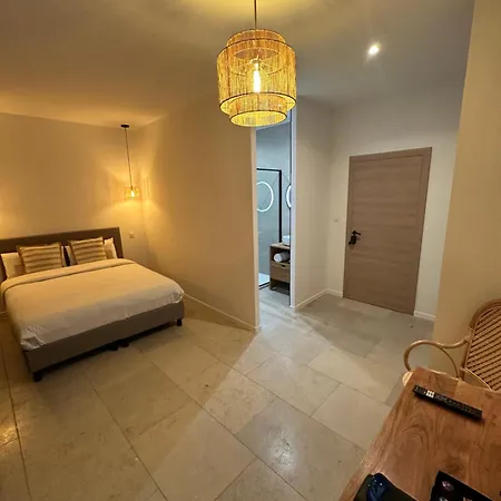 27 Cote Remparts فندق مبيت وإفطار 3*