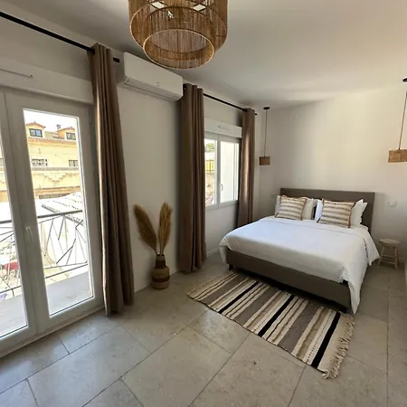 فندق مبيت وإفطار 27 Cote Remparts 3*