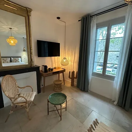 27 Cote Remparts فندق مبيت وإفطار 3*