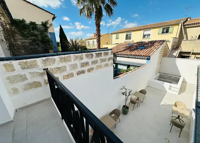 27 Cote Remparts 3* Aigues-Mortes