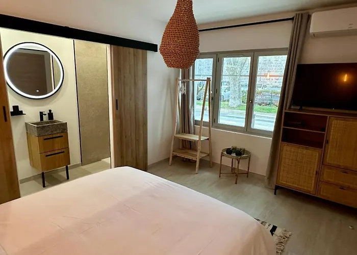 Bed & Breakfast 27 Cote Remparts 3*