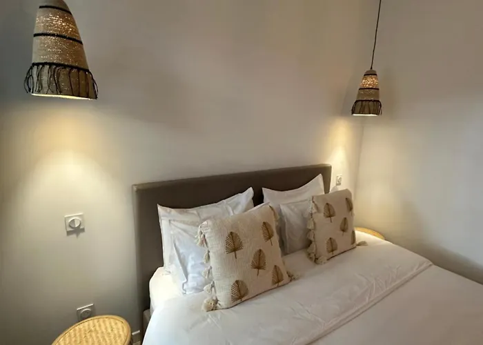 27 Cote Remparts Bed & Breakfast