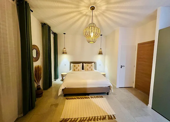 Bed & Breakfast 27 Cote Remparts 3*